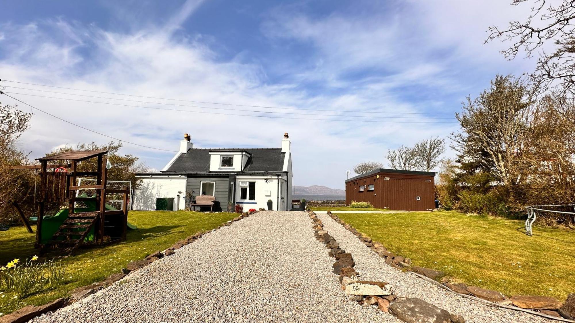 Carnmhor, Isle Of Skye - Stunning 242 Year Old Cottage On Its Own Sea Shore! Breakish Exterior foto