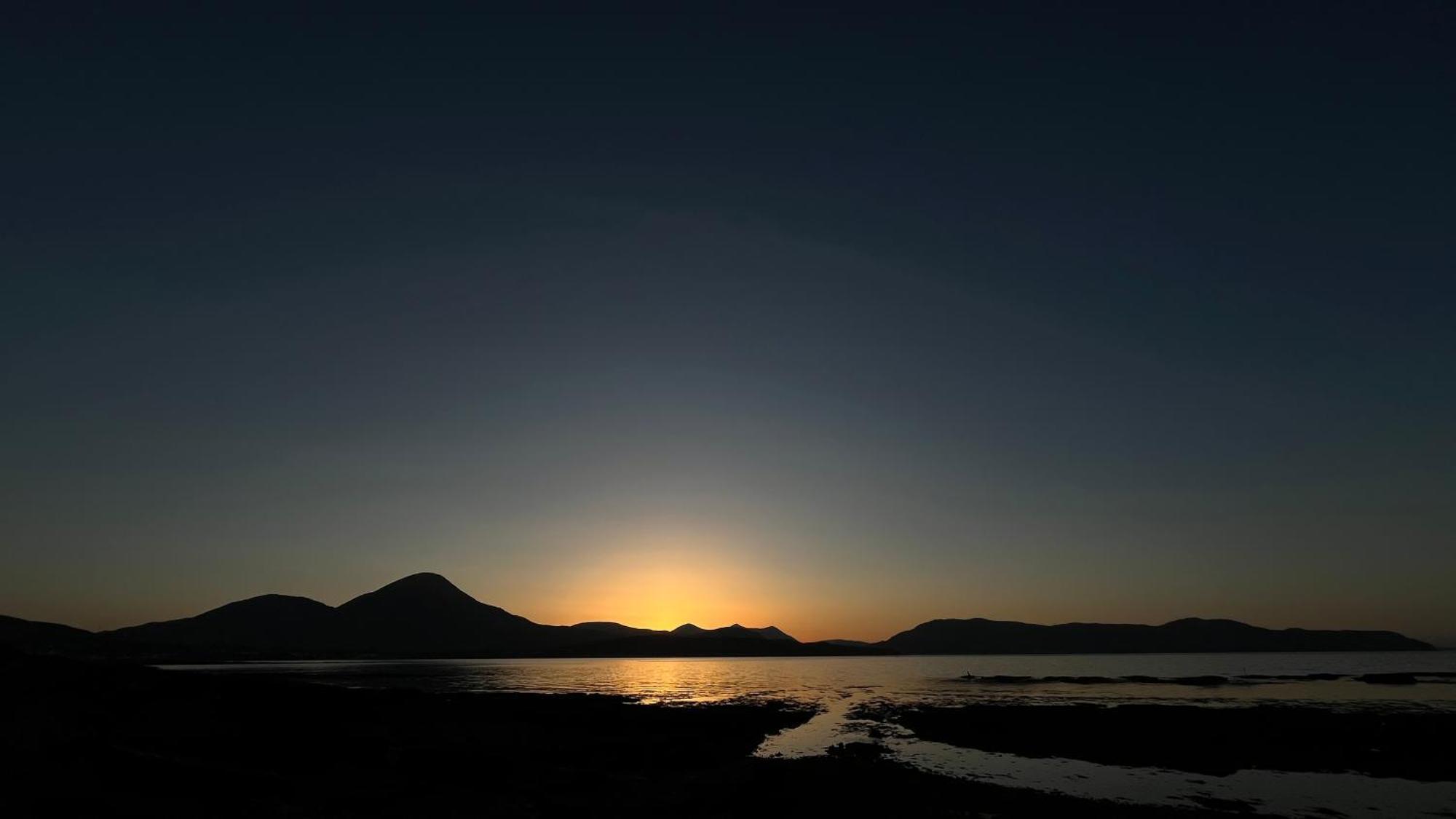 Carnmhor, Isle Of Skye - Stunning 242 Year Old Cottage On Its Own Sea Shore! Breakish Exterior foto